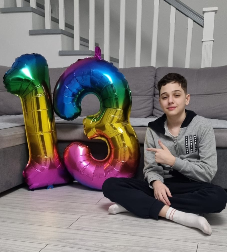 La 13 ani, Eric are nevoie urgentă de o operație pe cord deschis